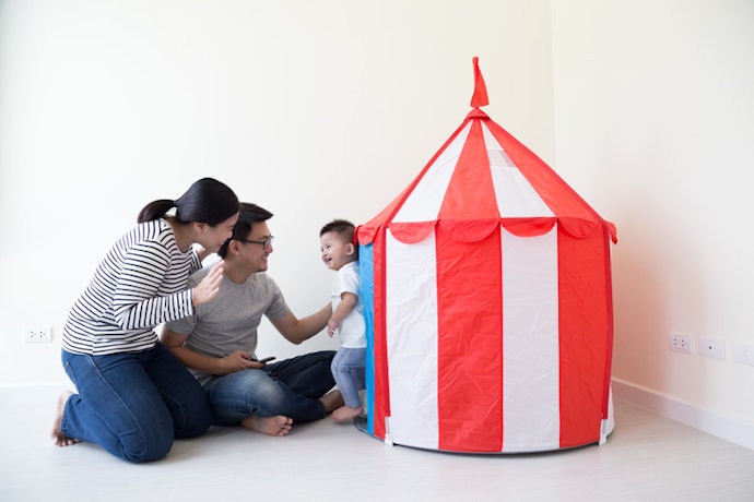 Castle tent, mudah dibongkar pasang dan ringkas