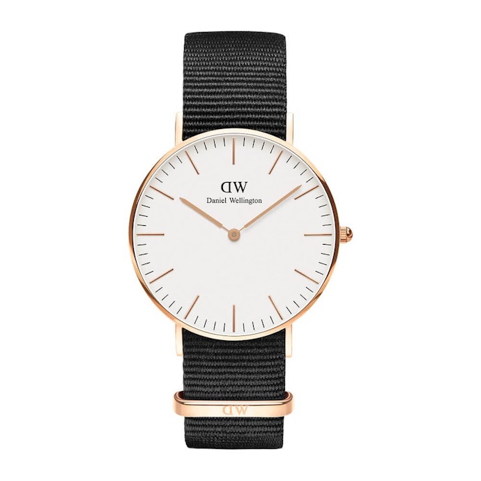 Classic, desain sederhana untuk berbagai situasi dan style pakaian
