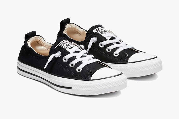 Slip-on, praktis tanpa mengikat tali