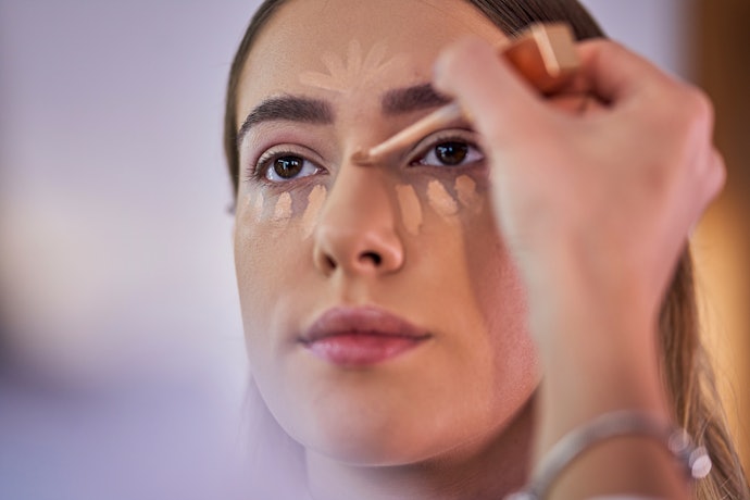 Base makeup: Meratakan warna kulit agar lebih presentable