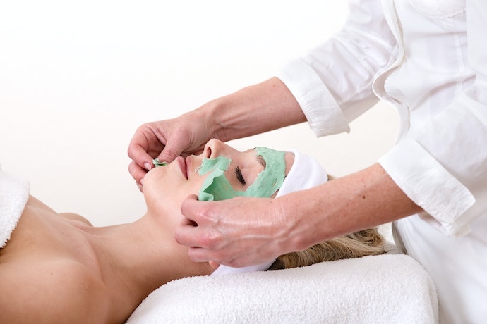Namun, hati-hati terhadap clay mask yang mengandung mint untuk kulit berjerawat