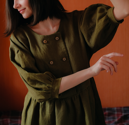 Puff sleeves dress dan tiered dress: Feminin dan kekinian