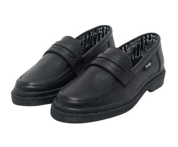 Prodigo: Material faux leather yang mengilap membuat sepatu tampak lebih elegan