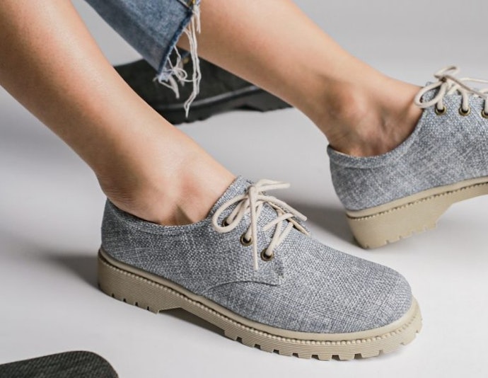 Oxford, sepatu dengan model menyerupai pantofel