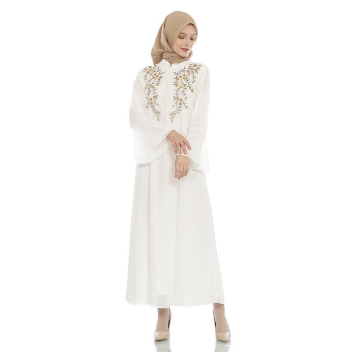 Aksen bordir atau lace, hadirkan tampilan yang classy saat acara resmi