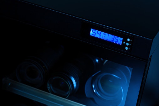 Humidity controller, menyesuaikan kelembapan secara manual