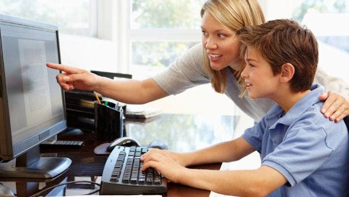 Home & business setup: Monitor yang efisien lebih nyaman dipakai