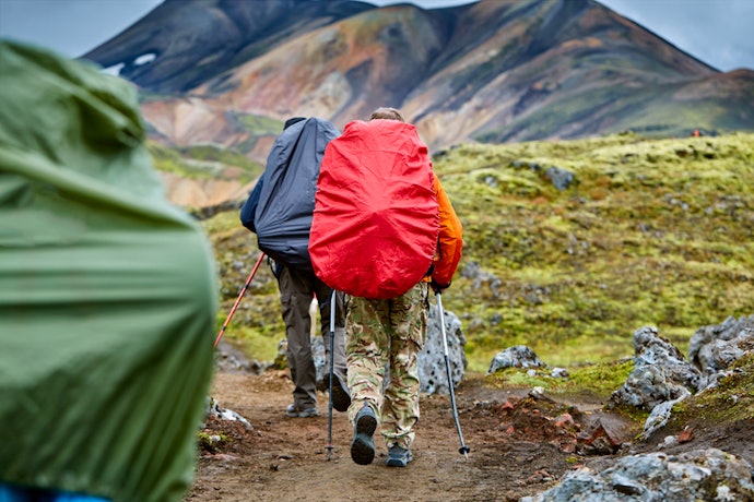 Tas raincover, yang mudah dilepas-pasang cocok dipilih