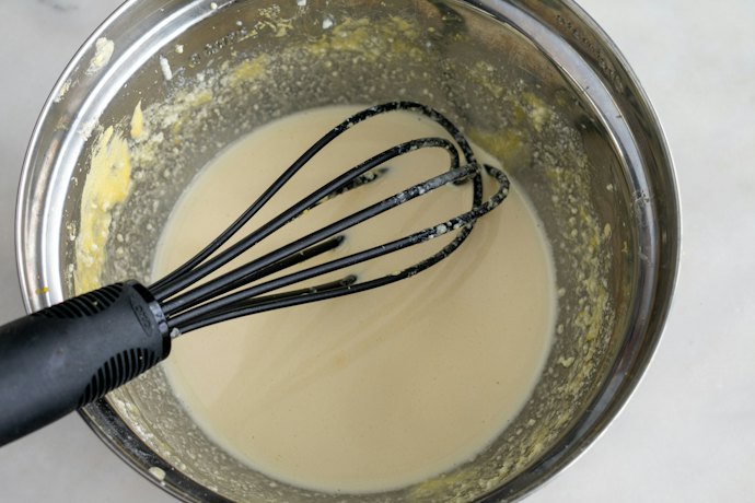Whisk berbahan nilon, antilengket dan antibau