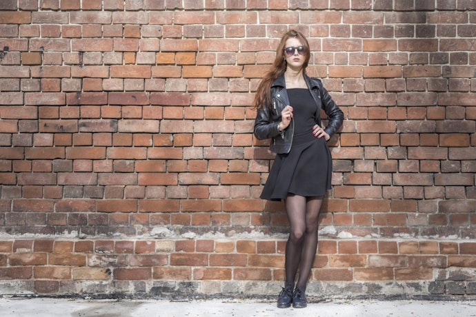 Untuk beragam acara, dress simpel yang mudah di-mix and match