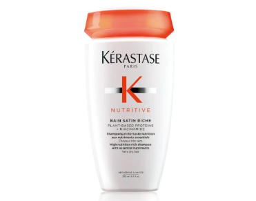 Nutritive: Melembapkan rambut kering dan mengembalikan kilau alaminya
