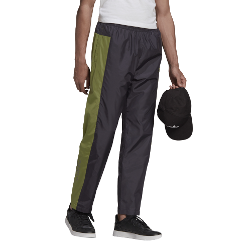 Slack pants, model celana training klasik