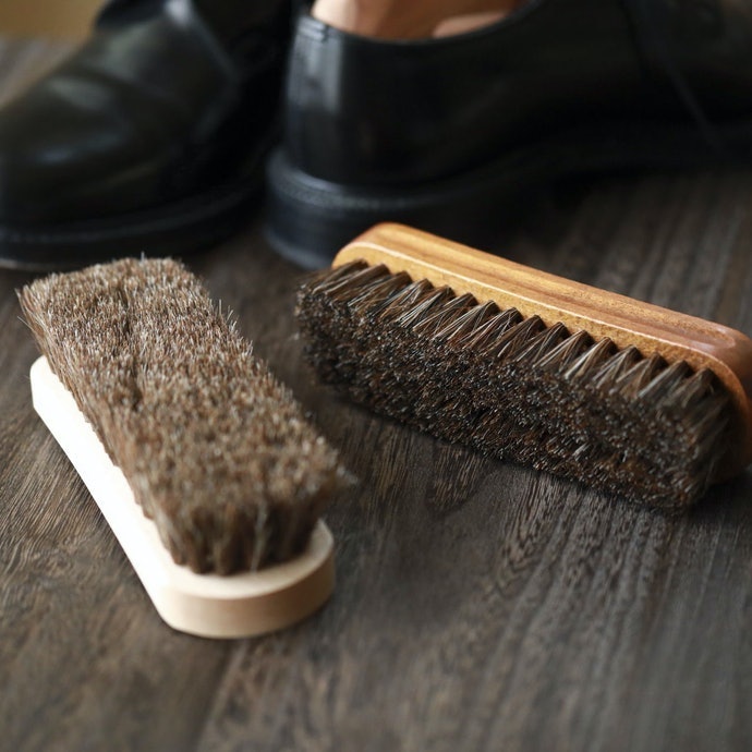 Premium brush atau sikat bulu kuda, cocok untuk berbagai bahan upper