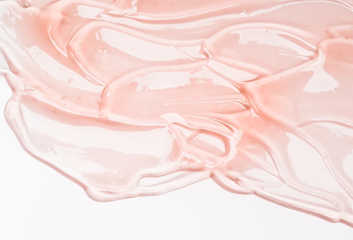 Untuk kulit kering, normal, atau sensitif, pilih serum bertekstur kental untuk memberi sensasi hidrasi