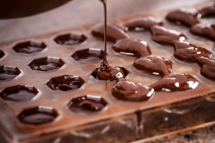 Cetakan plastik, menghasilkan cokelat glossy