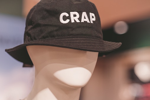 Bucket hat: Untuk gaya kekinian ala streetwear