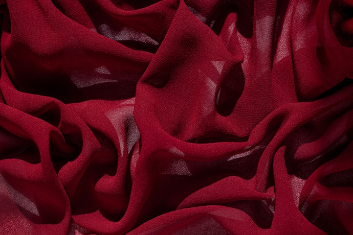 Crepe, satin, dan spandeks: Bahan yang cukup banyak digunakan pada summer dress