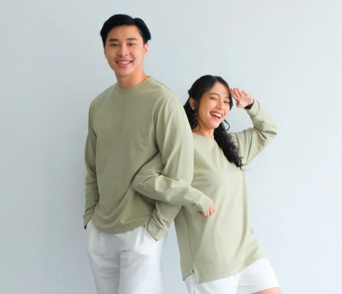 Isla: Menyediakan baju-baju kasual untuk pasangan yang senang tampil cozy