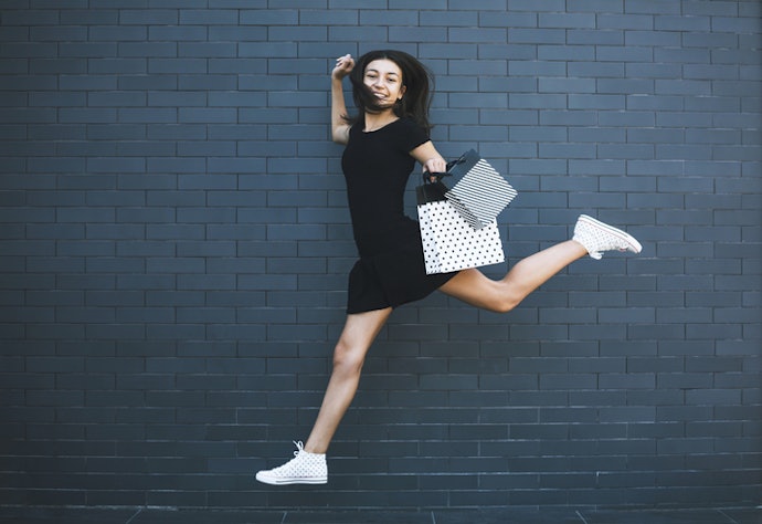 Untuk acara nonformal, dress dengan model kasual