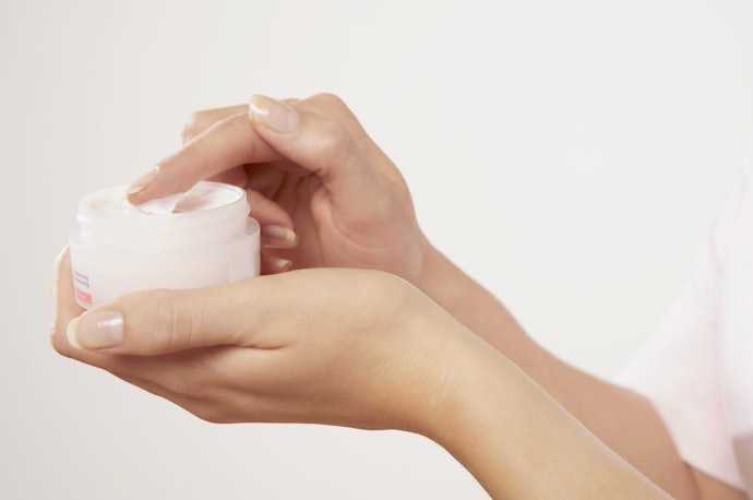 Moisturizer: Mencerahkan dan menjaga kelembapan kulit tanpa menyebabkannya berminyak