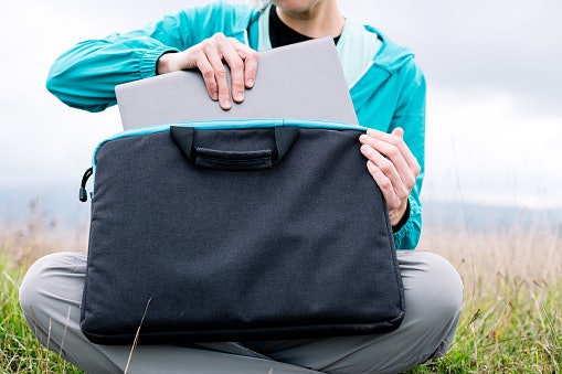 Kompartemen laptop, aman untuk menyimpan laptop atau tablet