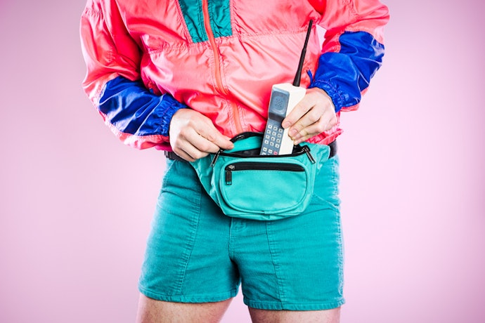 Fanny packs atau tas pinggang, unik dan mencuri perhatian