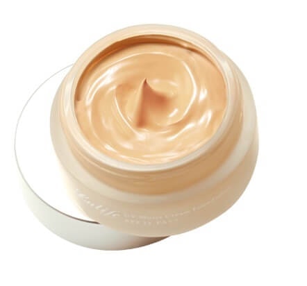 Cream foundation, terbaik untuk menyamarkan noda di wajah
