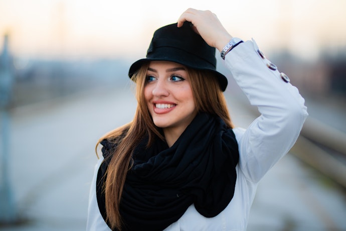 Bucket hat, hadirkan kesan yang santai dan trendi