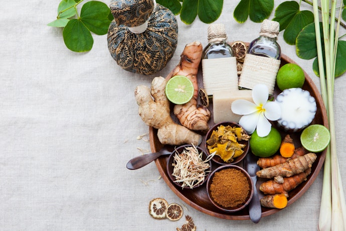 Untuk mencerahkan: Cari yang mengandung bengkuang, kayu manis, kencur, jintan, dan jahe
