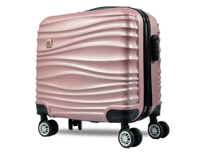 Hardcase: Rigid dan waterproof, barang bawaan jadi lebih aman