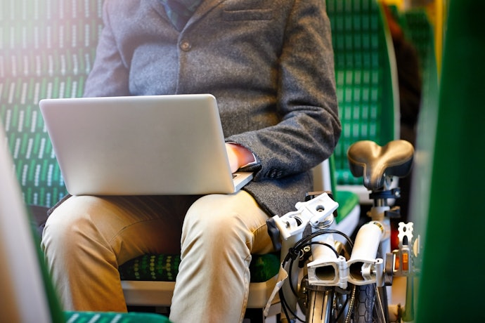 Jika Anda sering menggunakan transportasi umum, pilih half mid folding atau vertical folding