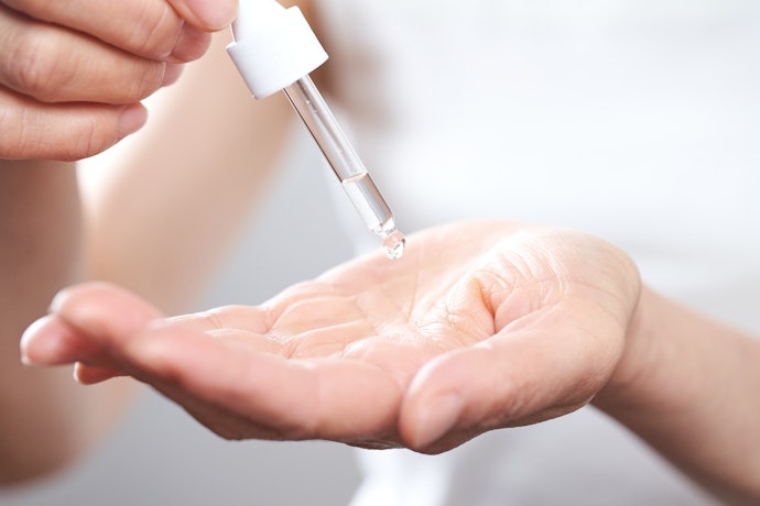 Untuk kulit sensitif, gunakan produk peeling wajah dengan kandungan PHA saja