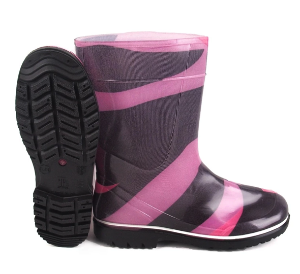 Mid high boots, kaki lebih terlindungi dari basah