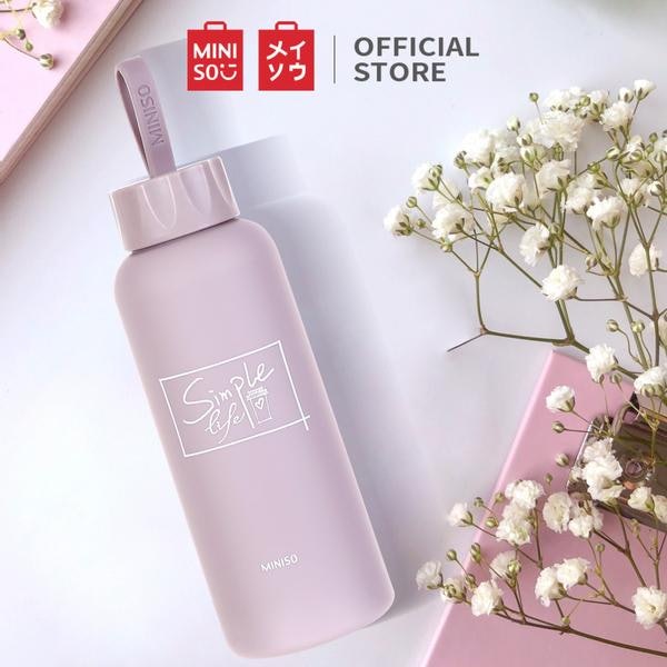 Botol minum tutup ulir yang mudah dibawa ke mana saja
