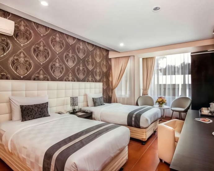 The Rizen Hotel: Rekomendasi hotel murah di Puncak Bogor dengan lokasi strategis di jalan utama