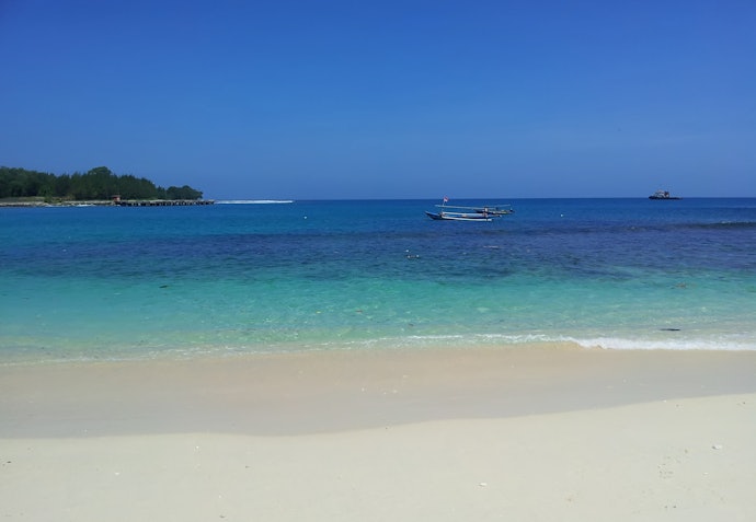 Kawasan pantai: Cocok untuk Anda yang ingin bersantai