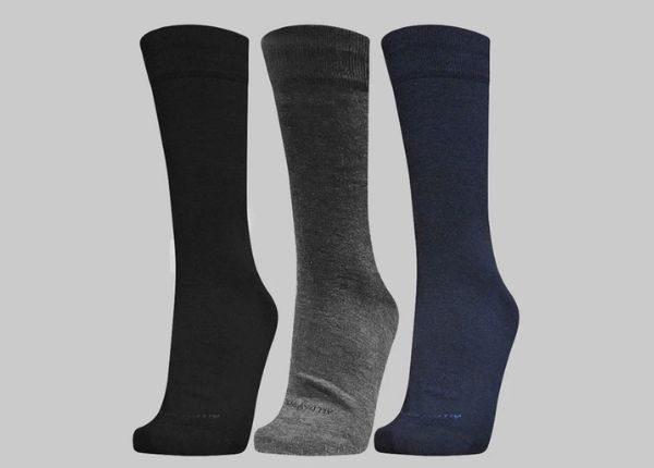 Rightbox dan Mundo: Desainnya simple, cocok dipilih untuk kaos kaki kerja pria