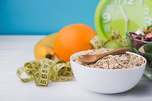 Kandungan lainnya yang perlu diperiksa dalam sereal, seperti protein dan garam