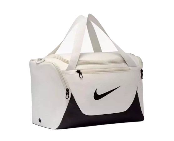 Nike: Desain modern, kompartemen luas, dan material tahan lama