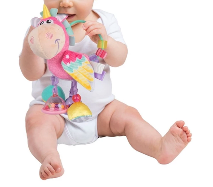 3-6 bulan: Mainan edukasi yang mudah digenggam dan aman di mulut, seperti teether dan cube