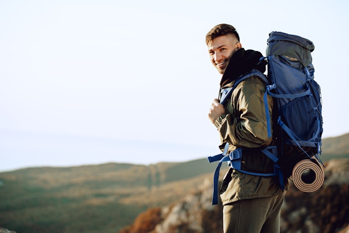 Chest belt dan hip belt: Menjaga tas tetap stabil saat melewati berbagai jenis permukaan