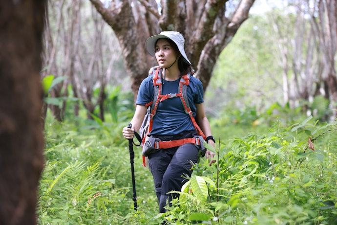 Chest belt dan hip belt, agar tas tetap stabil pada berbagai permukaan