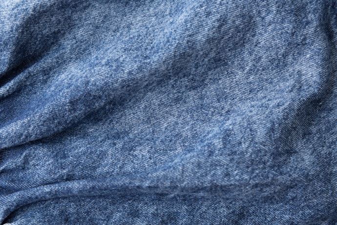 Denim, bahannya kuat untuk pemakaian jangka panjang