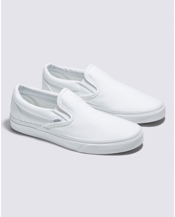Slip-on: Desain sederhana yang praktis digunakan
