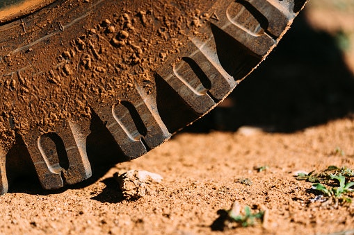 Tipe 6x4, aman untuk off road berkat mesin double gardan
