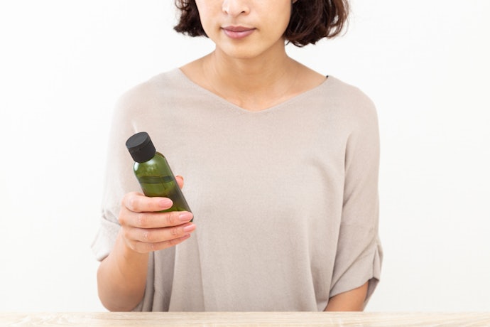 Agar optimal merawat kulit berminyak, cari yang punya tambahan niacinamide