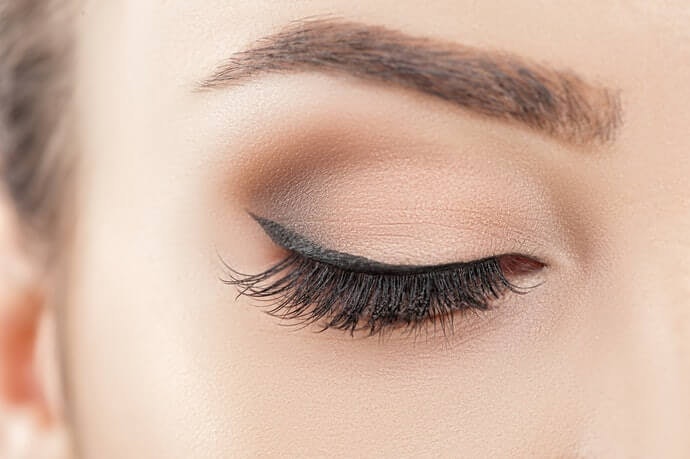 Untuk penggunaan harian, eyeshadow cream dengan matte finish