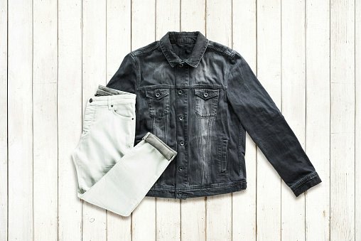 Hitam, warna keren untuk tampilan monokrom