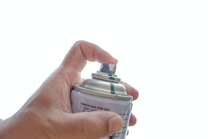 Tipe spray, untuk menutupi goresan yang lebar dan dalam