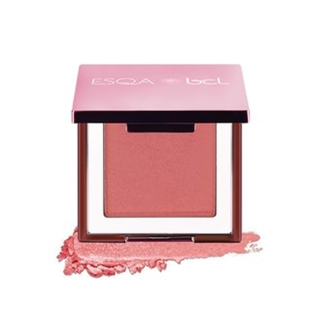 Blush, tekstur powder yang memberikan hasil natural